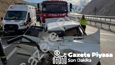 Denizli’de Feci Kaza: Kamyona Çarpan Otomobilde Eşi Hayatını Kaybetti